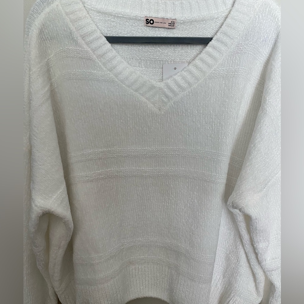 SO White V-Neck Sweater Soft Knit Casual